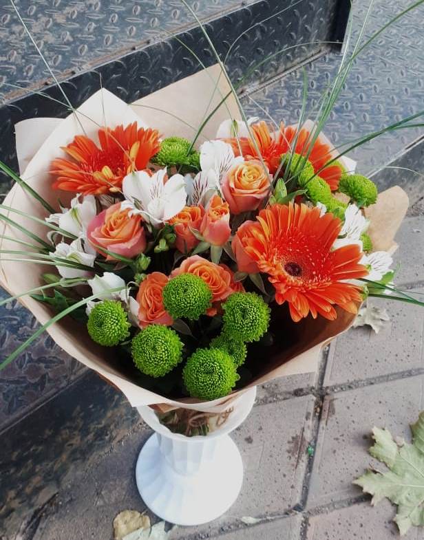 Букет цветов из: Герберы, Хризантемы, Альстромерии и Розы в Зарубино Новгородская область