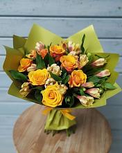 Букет цветов из:  Альстромерии и Розы в Зарубино Новгородская область
