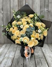 Букет цветов из:  Розы и Лизиантусы в Зарубино Новгородская область