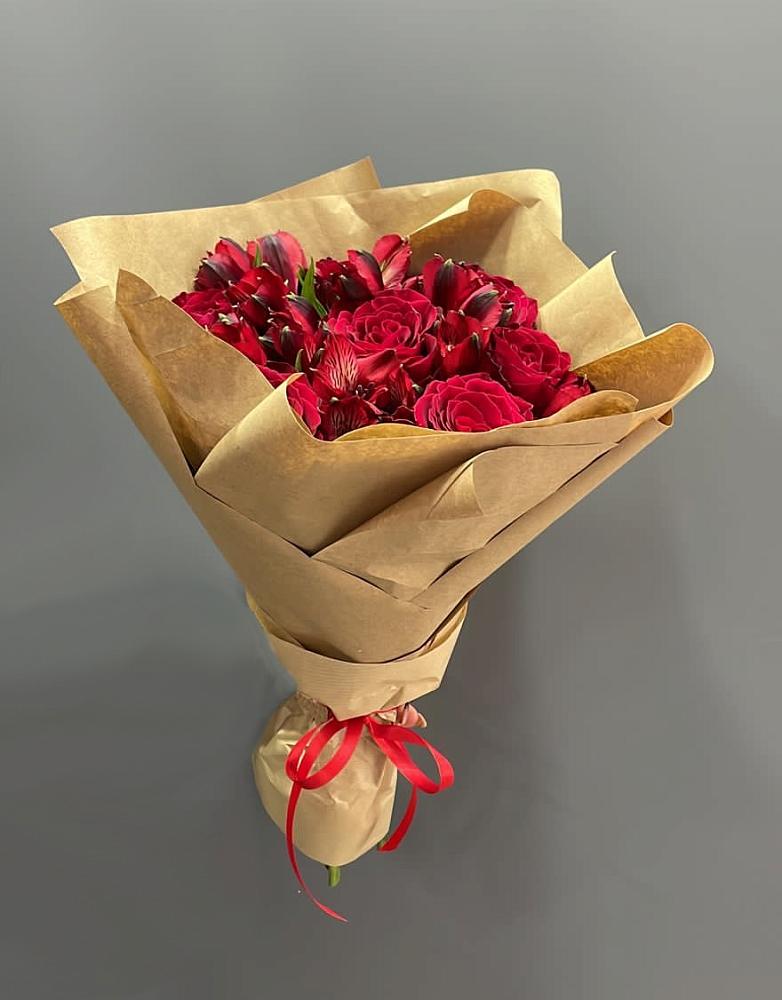 Букет цветов из: Альстромерии и Розы в Зарубино Новгородская область