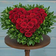 Цветочная композиция из Розы в виде сердца в Зарубино Новгородская область