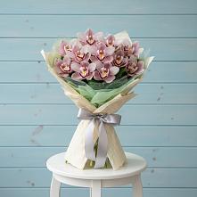 Букет цветов из:  Орхидеи и Розы в Зарубино Новгородская область