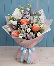Букет цветов из:  Лизиантусы, Розы, Альстромерии и Гипсофила в Зарубино Новгородская область