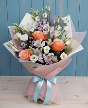 Букет цветов из:  Лизиантусы, Розы, Альстромерии и Гипсофила в Зарубино Новгородская область