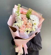 Букет цветов из:  Хризантемы и Розы в Зарубино Новгородская область