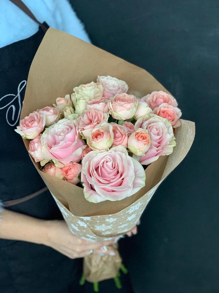 Букет цветов из: Хризантемы и Розы в Зарубино Новгородская область