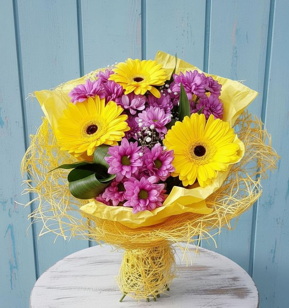 Букет цветов из: Хризантемы и Герберы в Зарубино Новгородская область