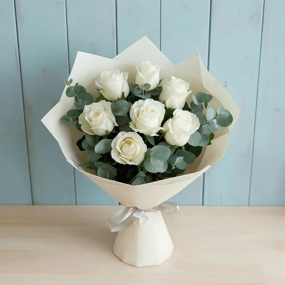 Букет Белые розы в Эвкалипте в Зарубино Новгородская область