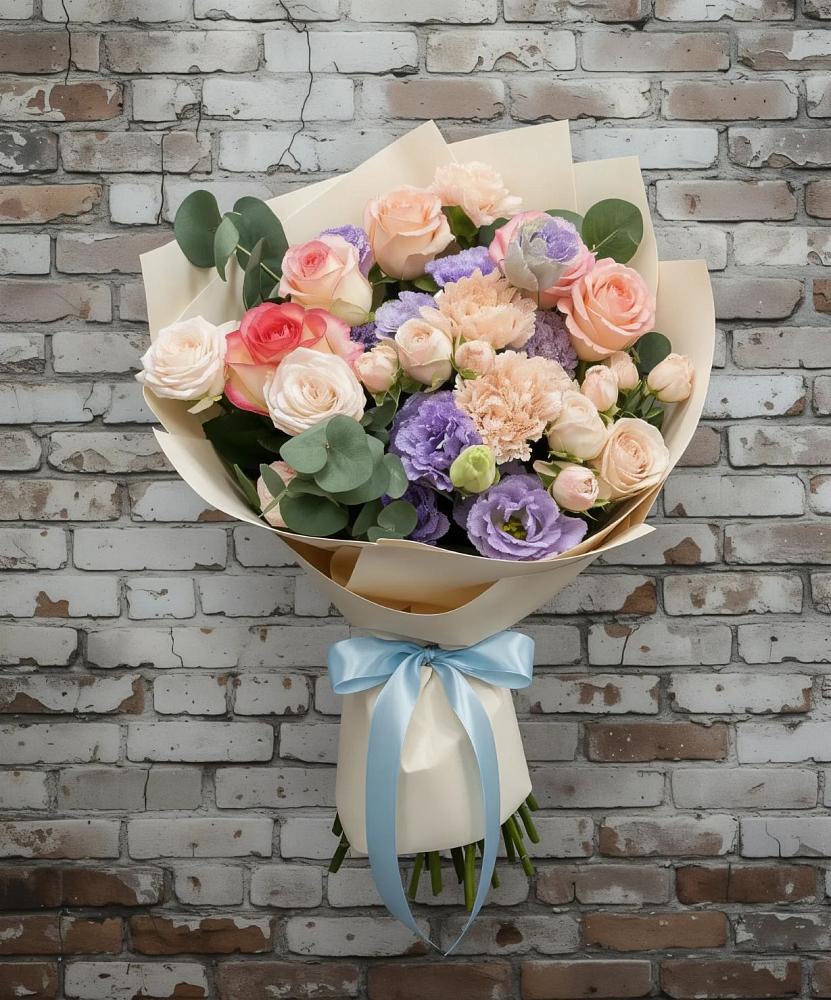 Букет цветов из: Розы, Лизиантусы и Гвоздики в Зарубино Новгородская область