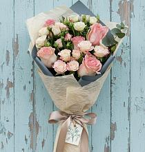 Букет цветов из:  Розы в Зарубино Новгородская область