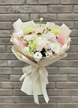 Букет цветов из:  Гвоздики, Розы, Лизиантусы и Хризантемы в Зарубино Новгородская область
