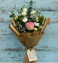Букет цветов из:  Розы и Лизиантусы в Зарубино Новгородская область