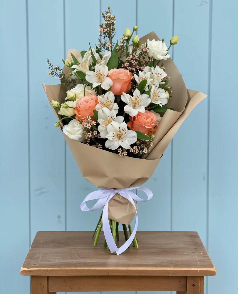 Букет цветов из: Альстромерии, Лизиантусы, Розы и Хризантемы в Зарубино Новгородская область