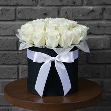 Цветочная композиция из Розы в шляпной коробке в Зарубино Новгородская область